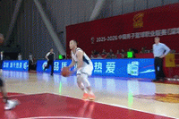 穷追猛打！王奕博助攻赵嘉义打2+1 青岛轰出23-2进攻狂潮