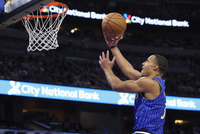 大举反击！班凯罗上篮打中后贝恩反击得手 魔术轰16-4反超打停