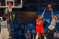 🙂玩不玩啊？？？文班重心都没站稳 极限后仰中投空心入网！