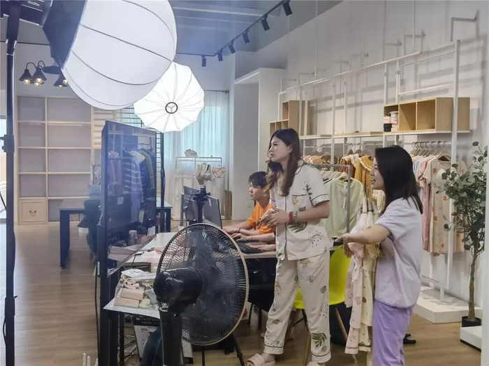 汕纺好货“踏电出海”