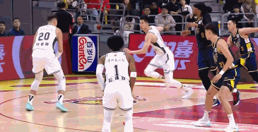 按不住了！郭昊文下半场回来三分连中 个人已经25分