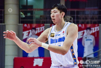 9中7&amp;15分9板&amp;正负值+35！媒体人：40分钟制周琦赛场影响力更大了