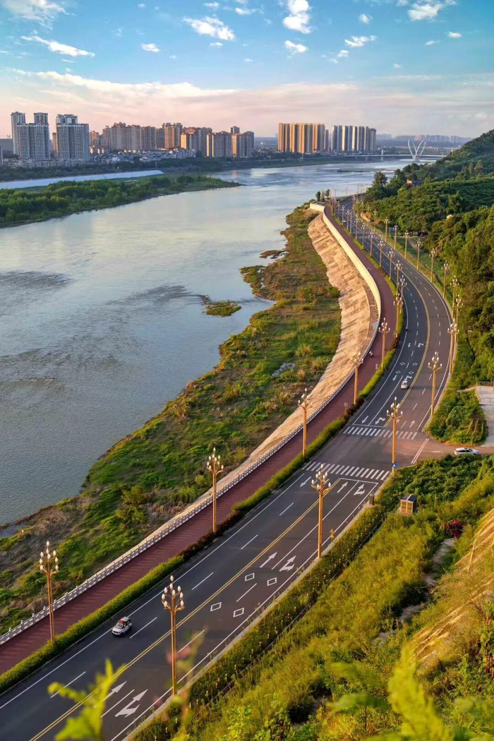 ▲岷江彭山段两岸风光 图据彭山摄影家协会