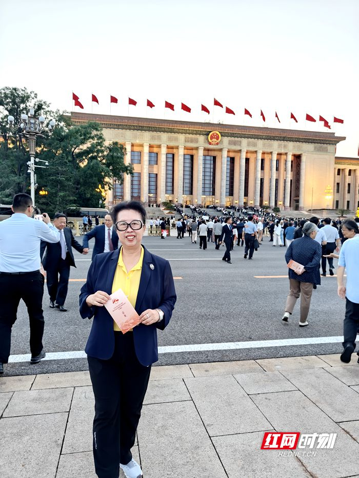 今年9月3日，李敏受邀参加纪念抗战胜利80周年文艺晚会。受访者供图