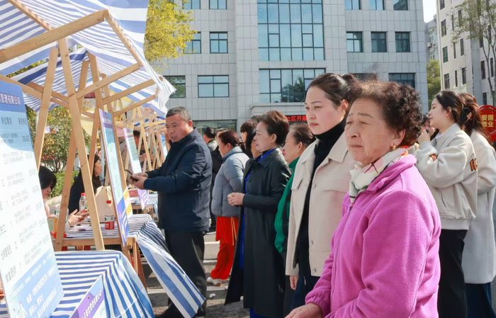 马元社区线下招聘会。