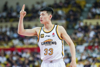 媒体人：在40分钟的比赛中 王岚嵚这样的控卫市场价值会越来越高