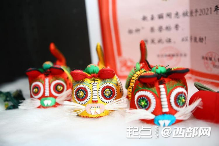 长武手工刺绣“虎虎生威”