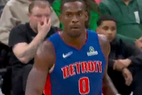 轻松吃饼！CC转身突破摆脱防守 抛传助飞杜伦空接暴扣！