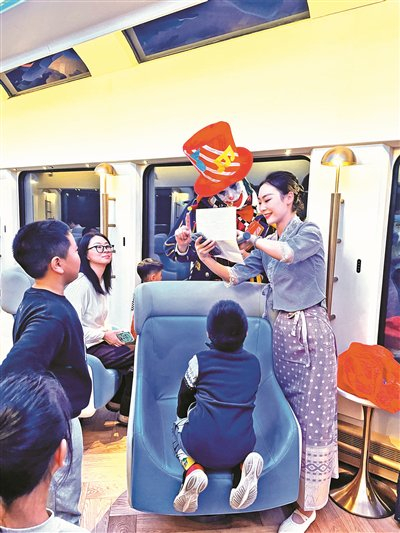 “小丑”进行互动表演