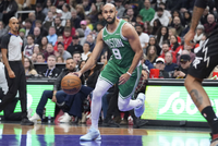 马祖拉：防守端我们非常信任怀特 他无球和有球防守一样出色