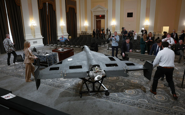 资料图：一架伊朗“沙赫德-136”无人机在美国国会山展出（来源：环球网）