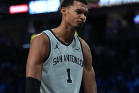 文班：许多队打法单一 纯粹篮球是马刺的篮球之道更符合战术本质