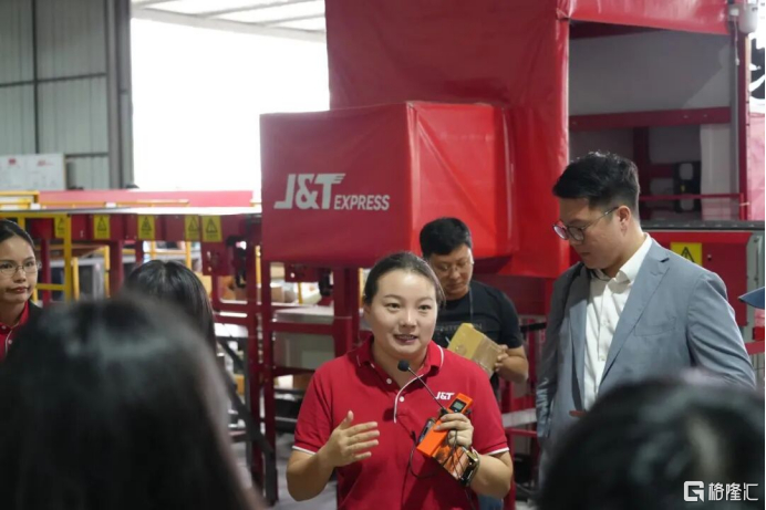 投资人走访东南亚首个装备智能分拣设备的末端网点