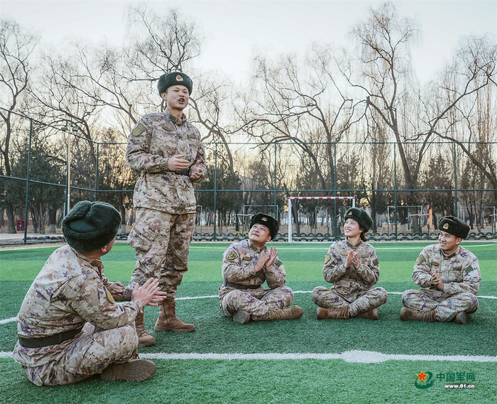 　　第79集团军某旅组织官兵才艺展示。纪钊丰 摄