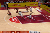 毫不惧场！李悦洲反击妙传张洪硕暴扣 随后三分一箭穿心！