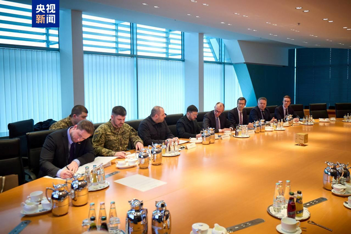 △当地时间14日，美乌代表团在德国柏林进行会谈。