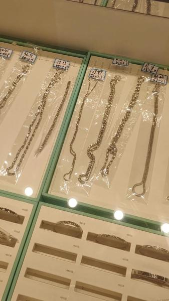 （铂金饰品  吴家明/摄）