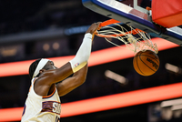 马威谈生日：球队为我准备了甜点纸杯蛋糕 我会好好品鉴一番