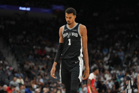 文班：冲向篮筐才能获得最高效的出手 这始终是一场心理战