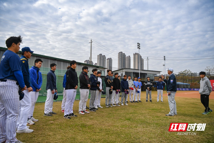 队伍在12月16日进行了第一次训练。