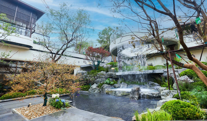 保利·朝观天珺会所实景图。（资料照片）