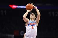 高效输出！伊力福拉提半场7分钟5中5独得13分 三分3中3