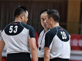 媒体人：男篮在国际赛事总是对判罚不适应 CBA裁判多少有责任