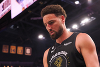 队记：克莱19年续约合同是与管理层矛盾导火索 老板抱怨他下滑