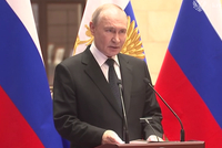 普京：准备和平解决“近年来出现的所有问题”