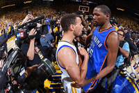 KD忆加盟勇士：他们的体系里人人都能摸到球 我们都想那样打