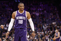 底薪如何！威少多次以75%+TS得到至少20分10助 本赛季唯一后卫