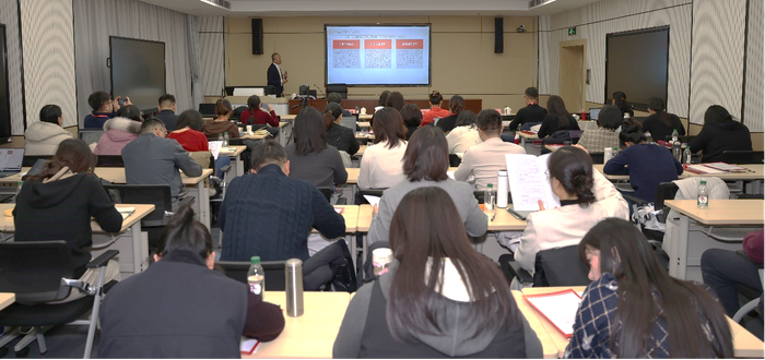 图 9：新时代高校学生国际就业力培养计划办公室介绍项目情况