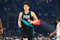 开拓者近期频繁下放和召回杨瀚森出于“赛程红利” 9天都在波特兰