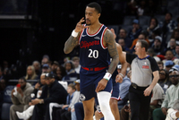 赛季新高12板！科林斯：在祖巴茨伤退时 想站出来帮助球队