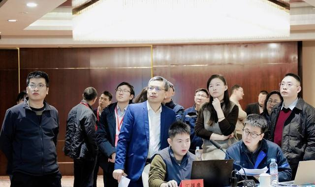 中核集团首席科学家，“超碳一号”总设计师黄彦平在项目现场。（受访者供图）