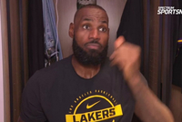 詹姆斯：我们凭借出色的防守追回比分 有过好机会但没投进球