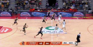 首发很拼！王洪泽半场抢3前场板 4中2拿到5分