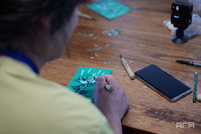 文创体验（央广网实习记者  吴佳淇  摄）