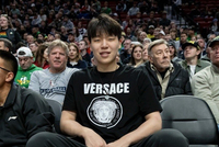 杨瀚森工作室鼓励小杨林葳：为梦想奋斗的年轻人努力向前奔跑