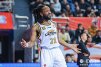 强得很！威尔斯17中10&amp;6记三分轰下31分3板7助2断1帽