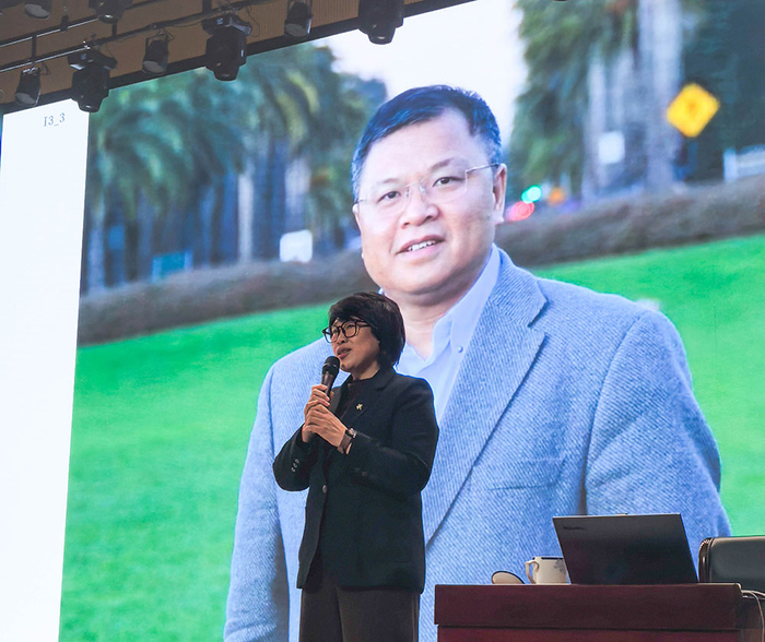 任波作科学家精神报告