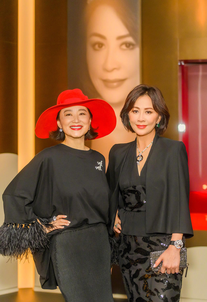 林青霞、劉嘉玲合照 圖據(jù)視覺中國