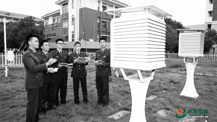 　　学员开展业务实践。周富敬摄