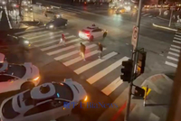 硅谷停电干崩谷歌Robotaxi，马斯克贴脸热嘲：特斯拉就没事