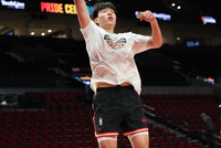 开拓者媒体人：应给杨瀚森机会&amp;让他多打打低位 或能解决进攻问题