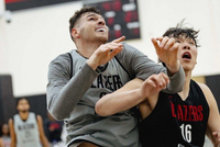 美媒体人：有克林根在 杨瀚森的上限就是一个优秀的替补大个子？