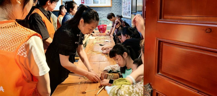 非遗工坊里的活动