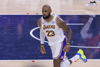 詹姆斯：客场之旅要换不同的酒店并适应不同的气候 极具挑战性