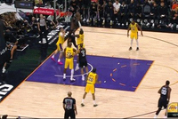 很强硬！布克急停急起突破妙传 马威吃饼强起上篮2+1