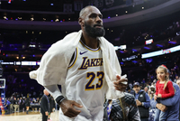 詹姆斯：从费城飞回来5个多小时凌晨才落地 下一个主场比赛最难打